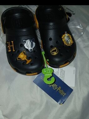 CROCS Harry Potter Hufflepuff, Brand New Size 9C Toddler Kids Shoes